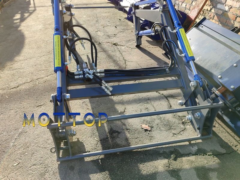 Фронтальний навантажувач КУН з гідрокеруванням на мінітрактор 24 кінських сили 4033 фото